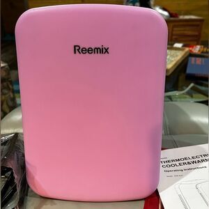 Reemix Thermoelectric Cooler & Warmer AAD-4LA Light Purple DC Or AC NWT
